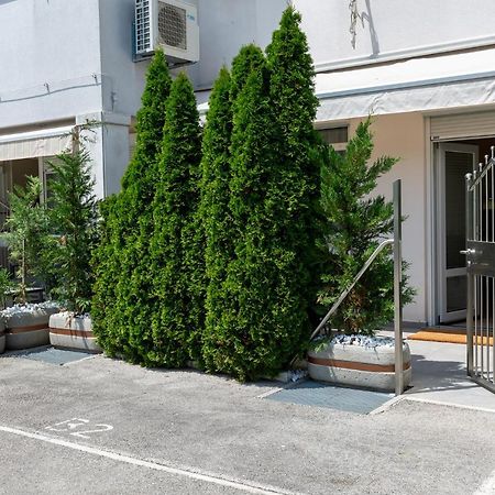 Stylish Apartment Mediterraneo Porec Exterior photo