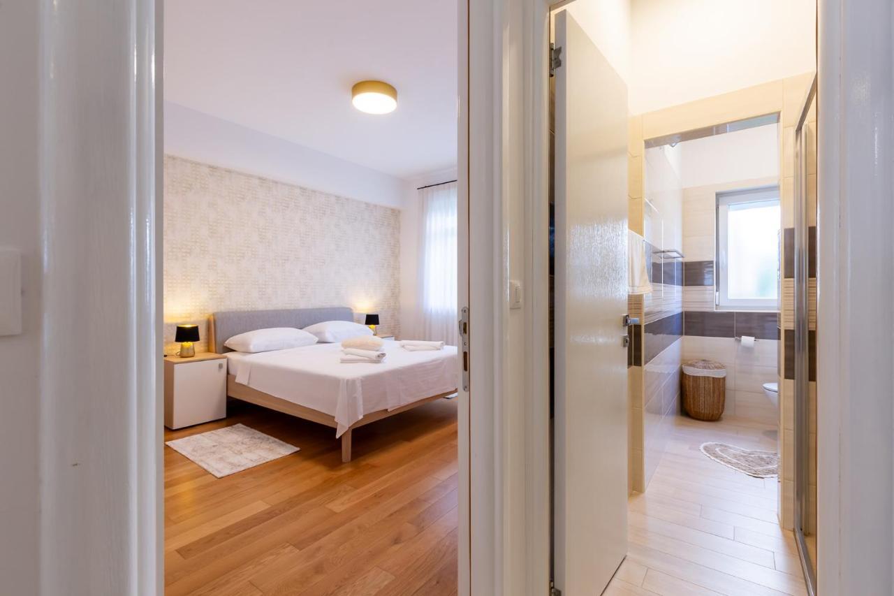 Stylish Apartment Mediterraneo Porec Exterior photo