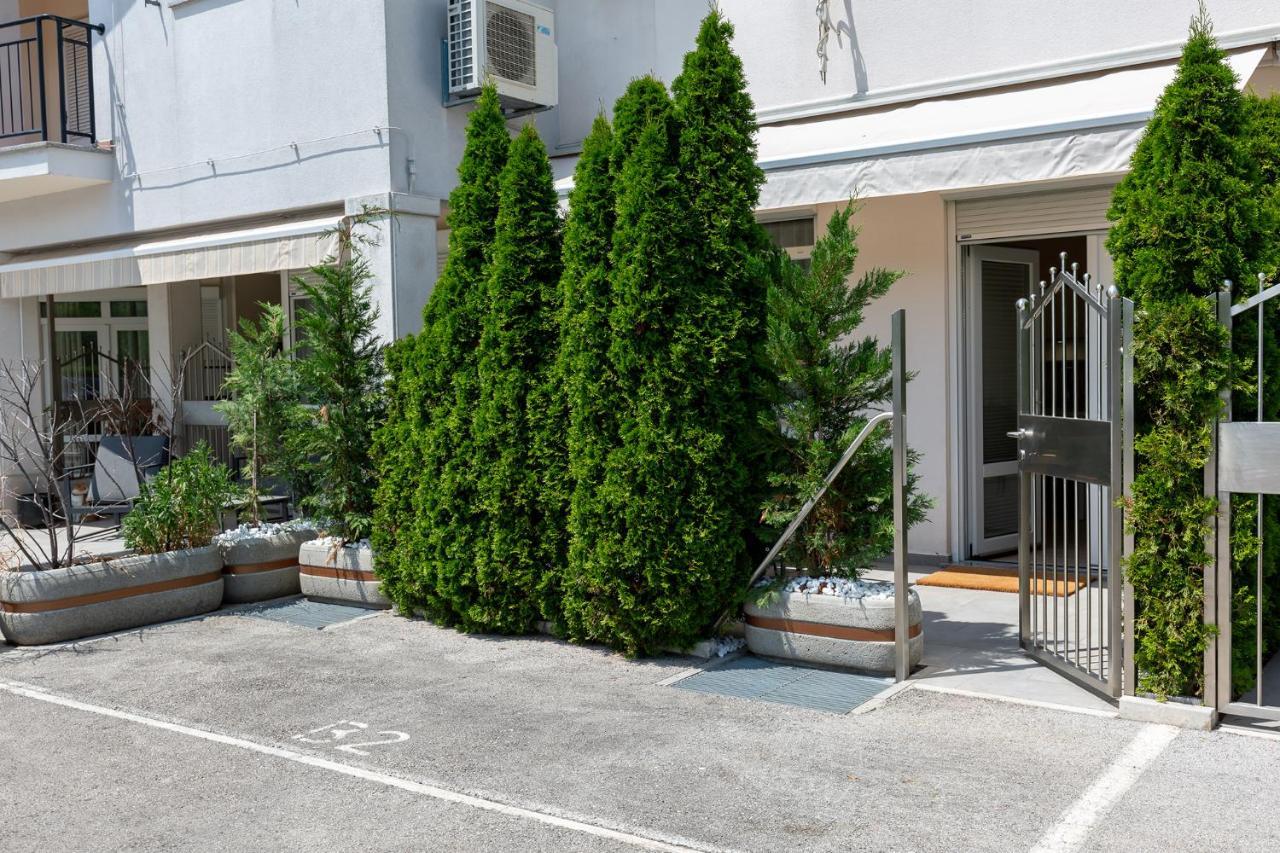 Stylish Apartment Mediterraneo Porec Exterior photo