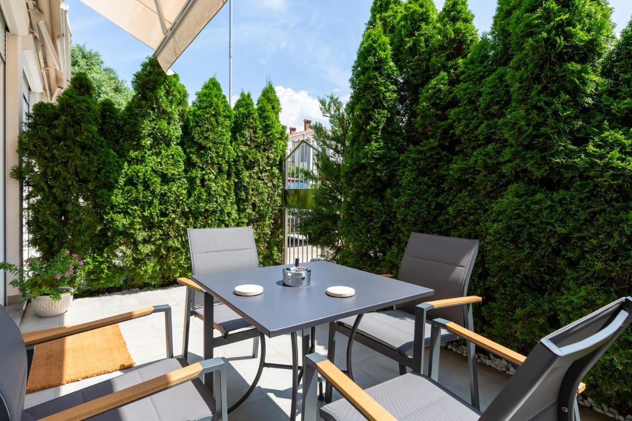 Stylish Apartment Mediterraneo Porec Exterior photo