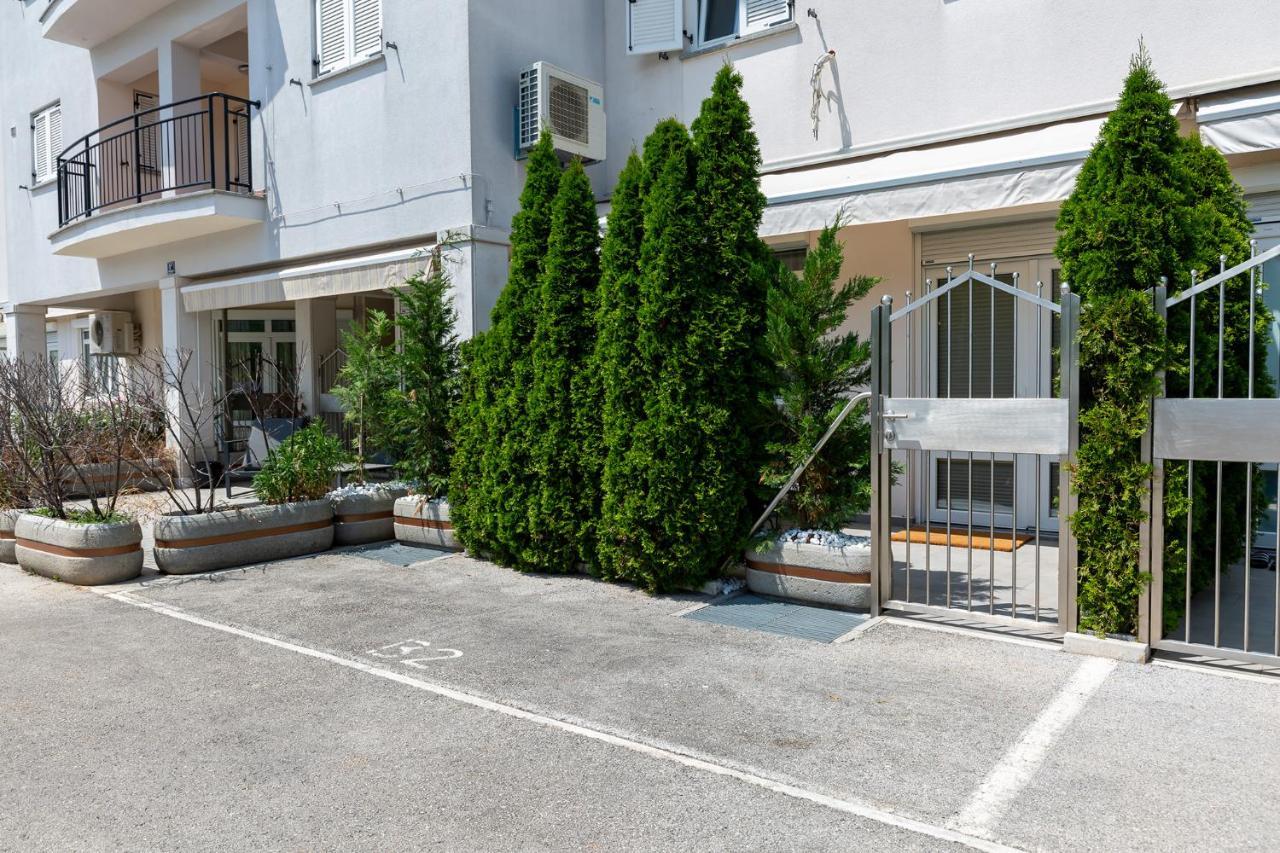 Stylish Apartment Mediterraneo Porec Exterior photo
